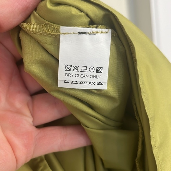 Wolf & Badger Bluzat Olive Green Crepe Midi Dress w/ Raglan Puff Sleeves NWT - Picture 6 of 15